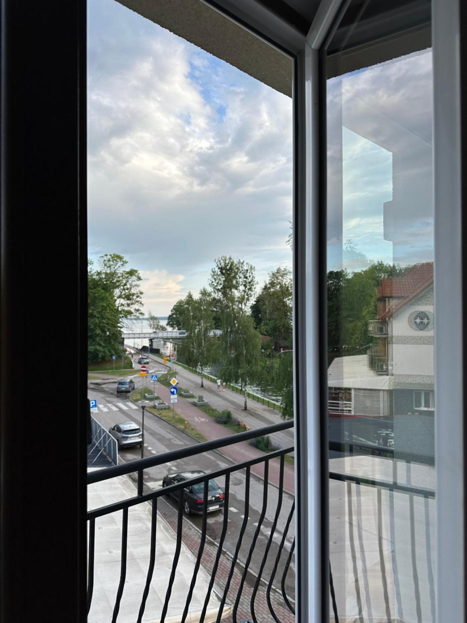 Piekny Apartament Z Widokiem Na Jezioro Niegocin Apartment Gizycko Exterior photo